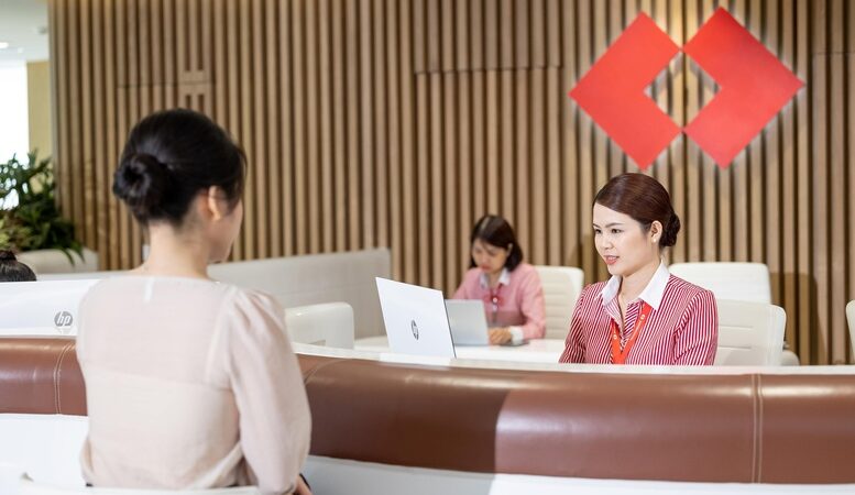 Techcombank giảm lãi suất cho vay đến 2%, triển khai các ‘gói’ tín dụng ưu đãi
